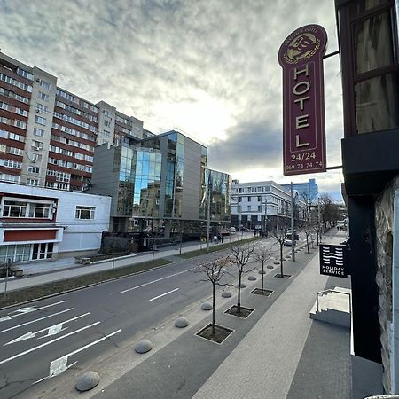 Prestige Apart-Hotel Chisinau Bagian luar foto