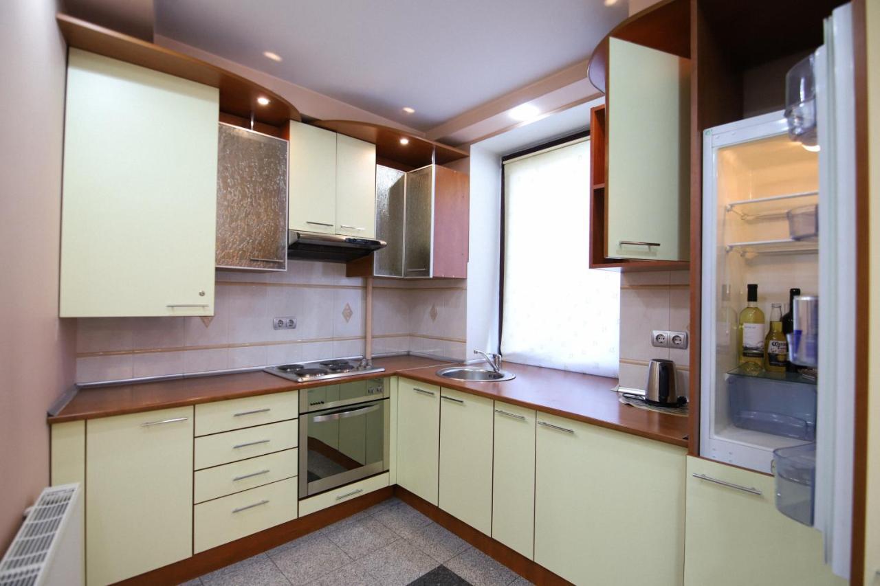 Prestige Apart-Hotel Chisinau Bagian luar foto
