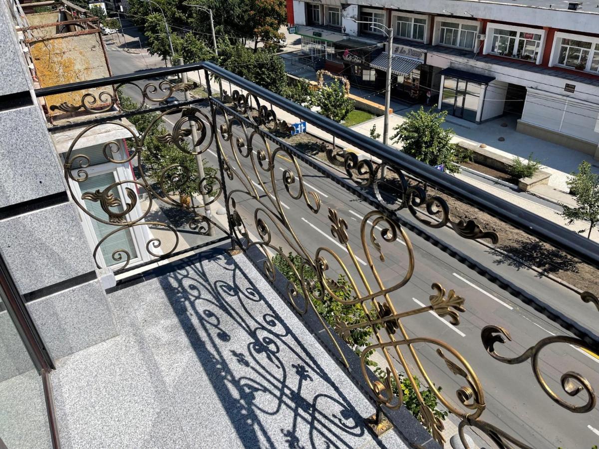 Prestige Apart-Hotel Chisinau Bagian luar foto