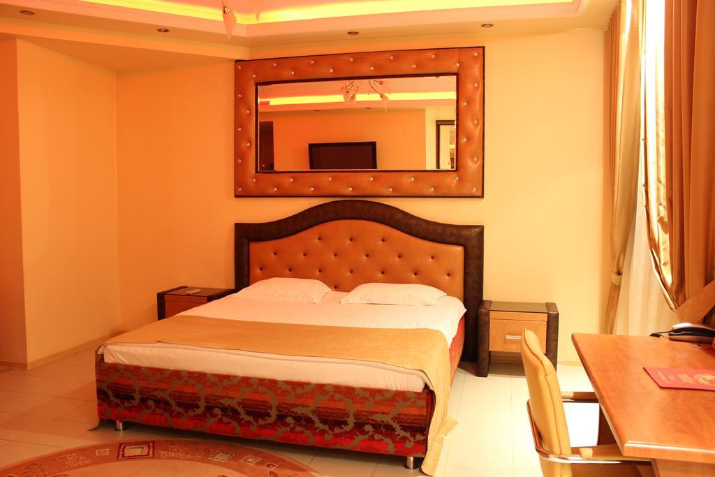 Prestige Apart-Hotel Chisinau Bagian luar foto